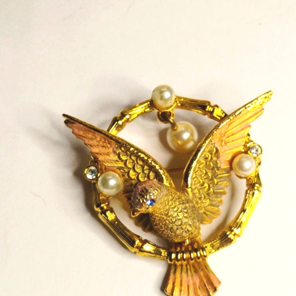 Signed Joan Rivers Peace Dove Brooch Simulated Peals &‎ Rhinestones 18K GP - Picture 6 of 7